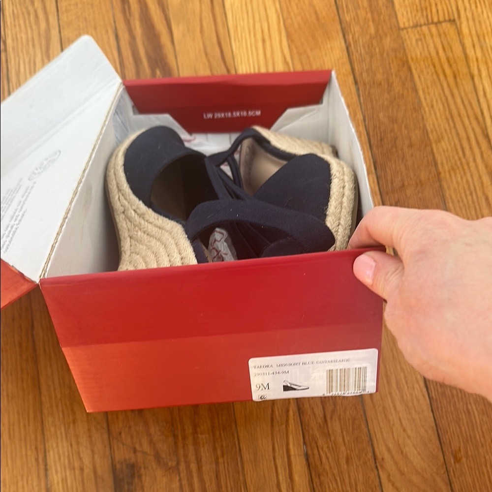 Impo Navy Espadrille Shoes size 9